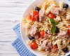 Pasta salata sa tunjevinom i crnim maslinama