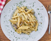 Pasta sa karamelizovanim lukom. Jelo gotovo za pola sata koje će vas bogatim ukusom oboriti sa nogu