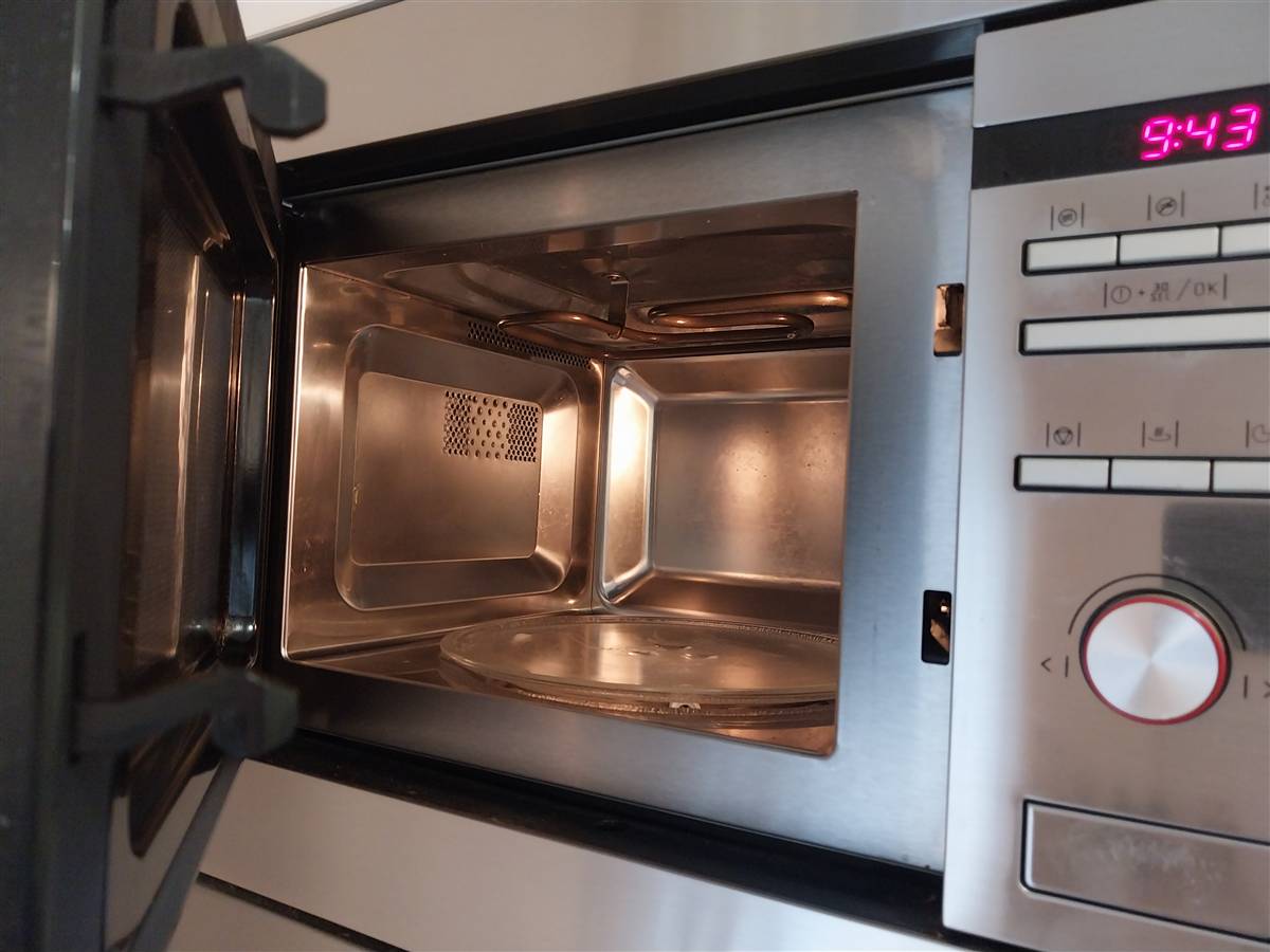 Saveti za čišćenje mikrotalasne rerne