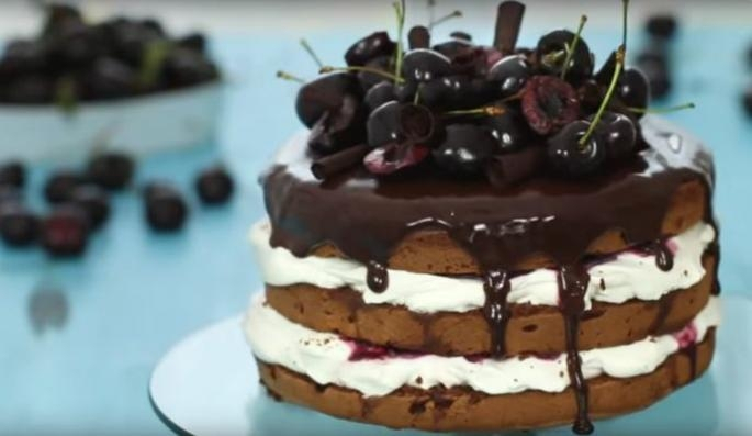 Nemačka šumska torta sa punjenim trešnjama i čokoladom (VIDEO)