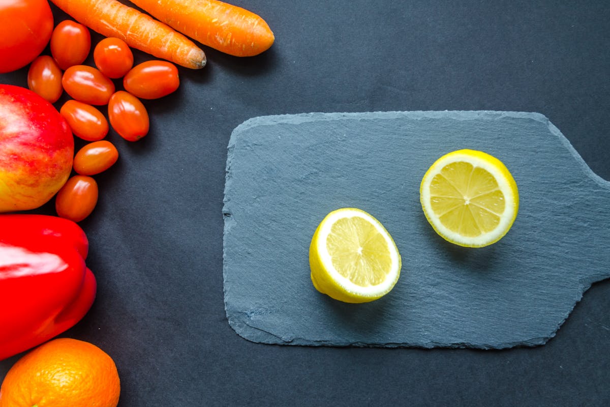 Ove četiri voćke će vam savršeno izbeleti zube!