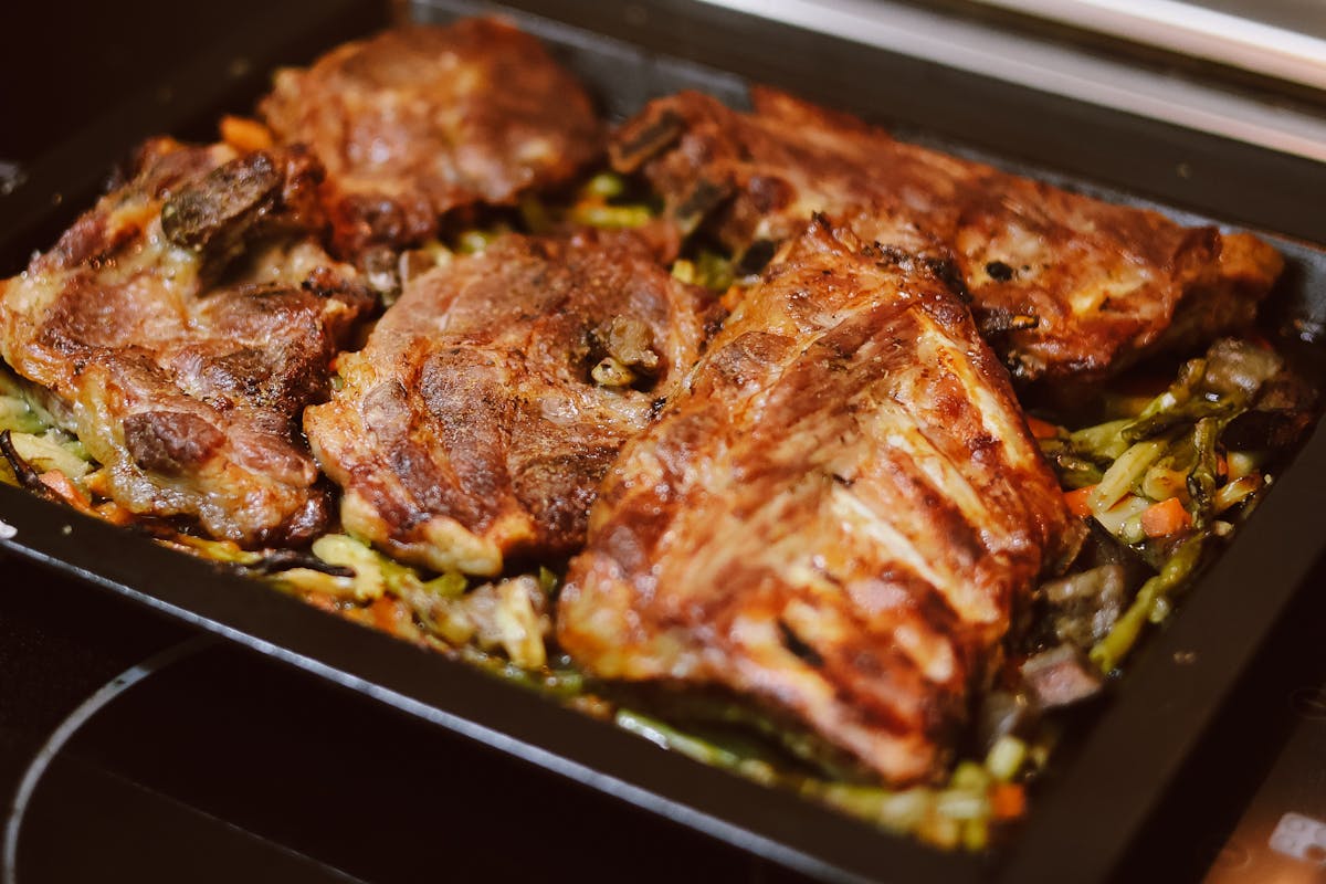 NAPRAVITE KO KUĆE PEČENJE KAO PROFESIONALNI KUVAR: Ove cake niste znali, a meso će biti kao iz pečenjare