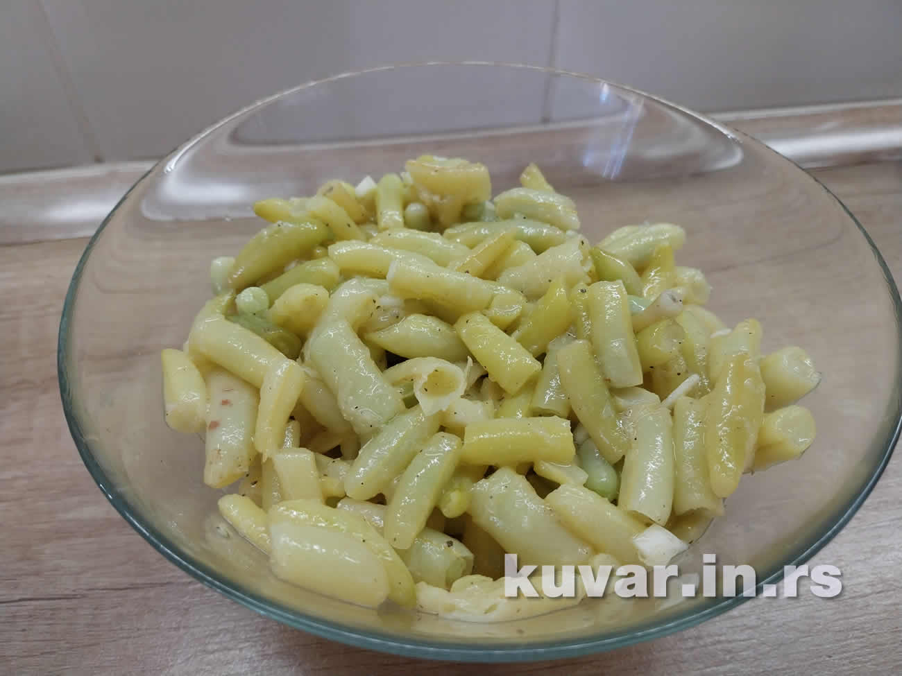 Salata od boranije sa belim lukom